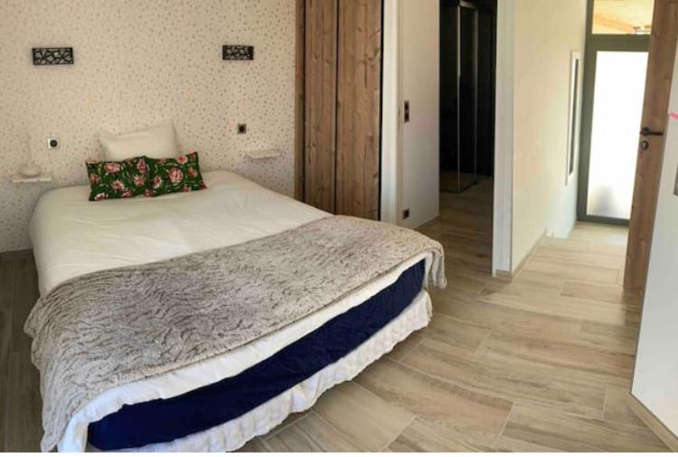 Chambre Avec Salle De Bains Privative Hermonville エクステリア 写真